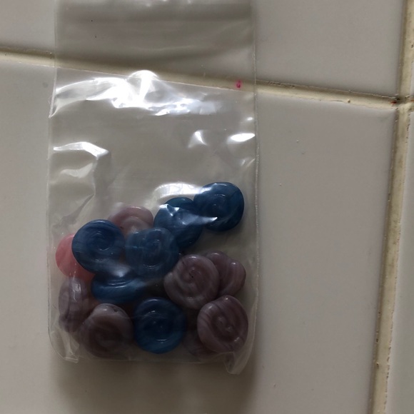 12 Units Miscellaneous Jewelry Making Supplies - Picture 9 of 13